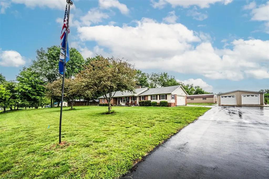 12240 New Bowling Green Road Smiths Grove KY 42171