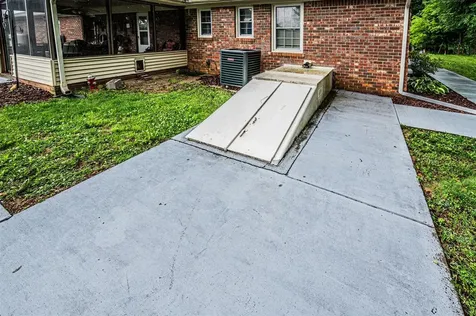 12240 New Bowling Green Road Smiths Grove KY 42171