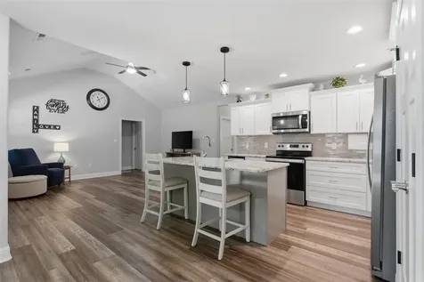 2045 Spring Lakes Circle Bowling Green KY 42104