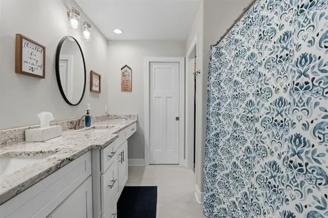 2045 Spring Lakes Circle Bowling Green KY 42104