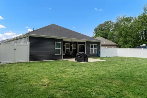 2045 Spring Lakes Circle Bowling Green KY 42104