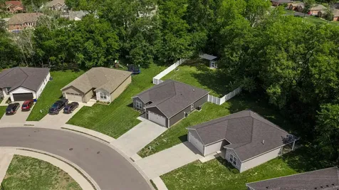 2045 Spring Lakes Circle Bowling Green KY 42104