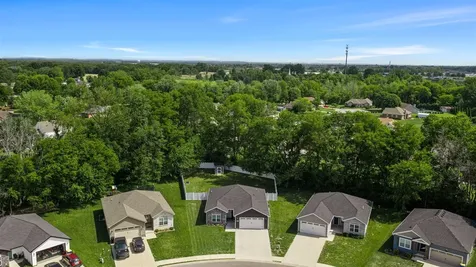 2045 Spring Lakes Circle Bowling Green KY 42104