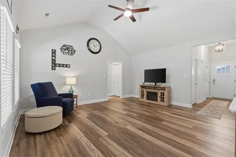 2045 Spring Lakes Circle Bowling Green KY 42104