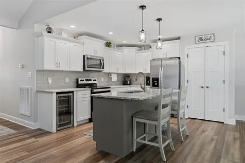 2045 Spring Lakes Circle Bowling Green KY 42104