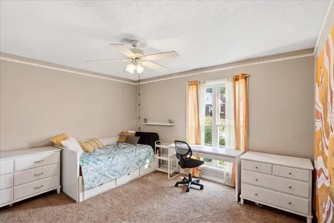 130 Hilldale Avenue Bowling Green KY 42104