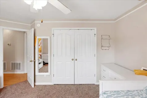 130 Hilldale Avenue Bowling Green KY 42104
