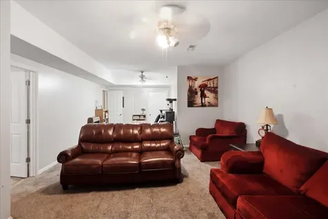 130 Hilldale Avenue Bowling Green KY 42104
