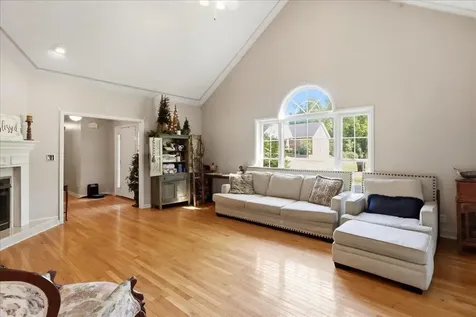 130 Hilldale Avenue Bowling Green KY 42104