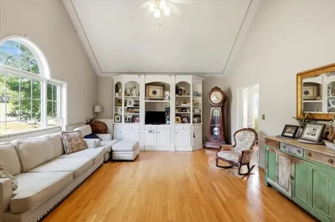 130 Hilldale Avenue Bowling Green KY 42104