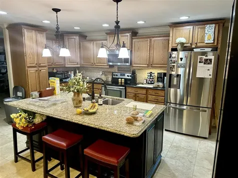 1882 Lakeshore Drive Madisonville KY 42431
