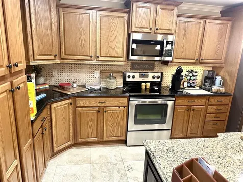 1882 Lakeshore Drive Madisonville KY 42431