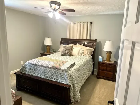 1882 Lakeshore Drive Madisonville KY 42431