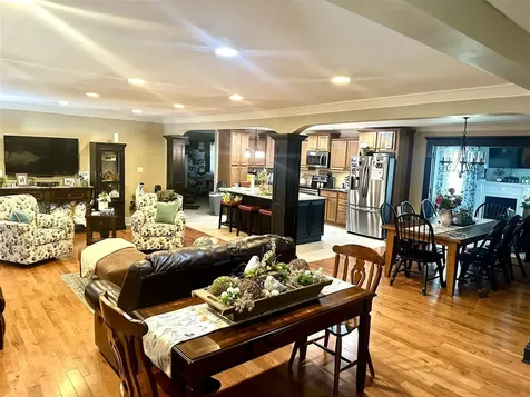 1882 Lakeshore Drive Madisonville KY 42431