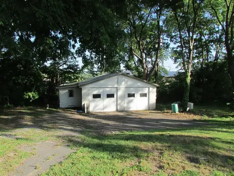 817 N 4th Street Scottsville KY 42164
