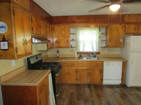 817 N 4th Street Scottsville KY 42164