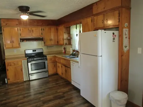 817 N 4th Street Scottsville KY 42164