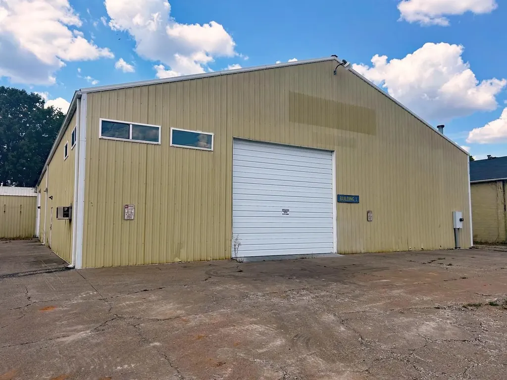 2737 Pioneer Drive Bowling Green KY 42104