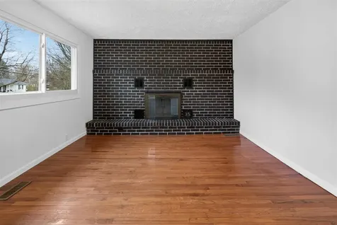 508 W Mose Rager Boulevard Drakesboro KY 42337