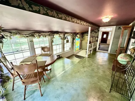 218 Mammoth Cave Street Cave City KY 42127