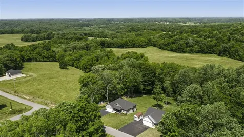 462 Ayers Lane Scottsville KY 42164