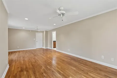 1411 Willow Way Bowling Green KY 42103