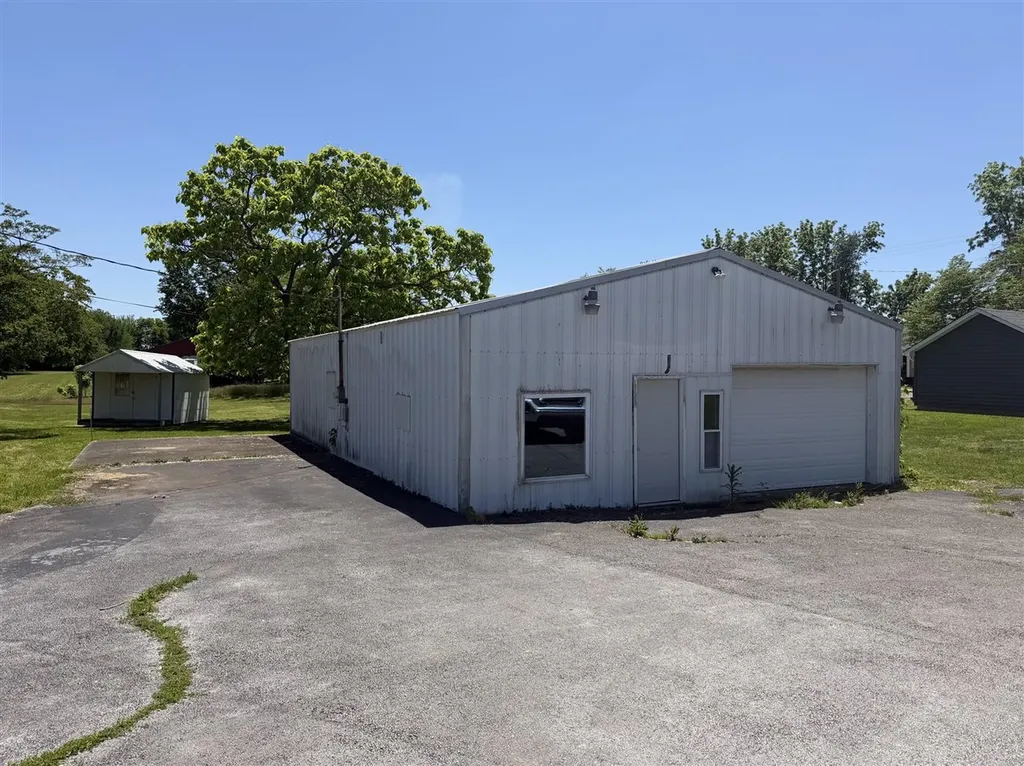 304 North Dixie Highway Cave City KY 42127