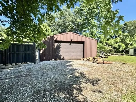 75 Stringer Road Sacramento KY 42372