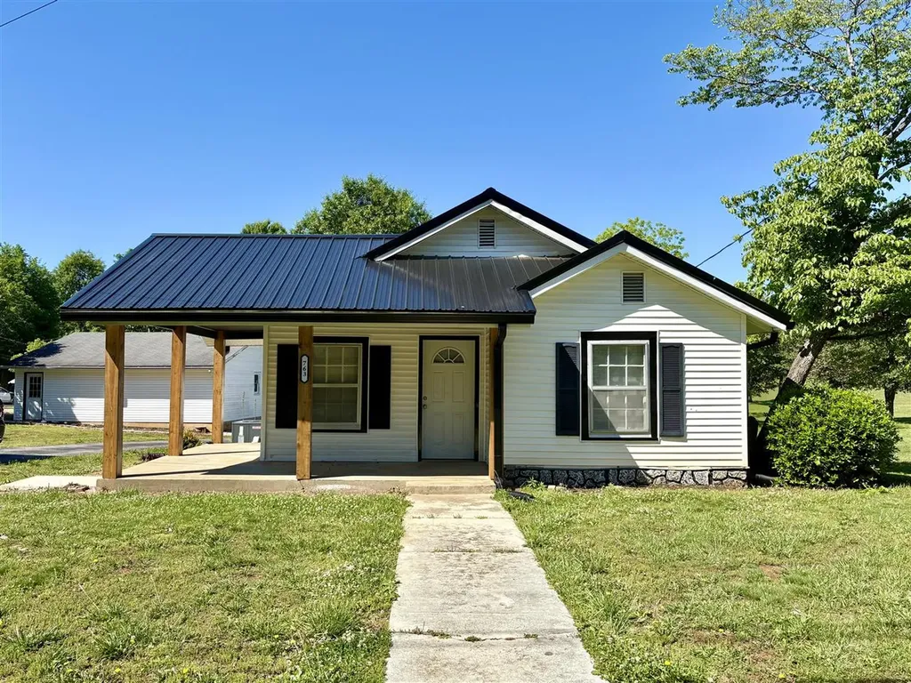 763 N Main Street Russellville KY 42276