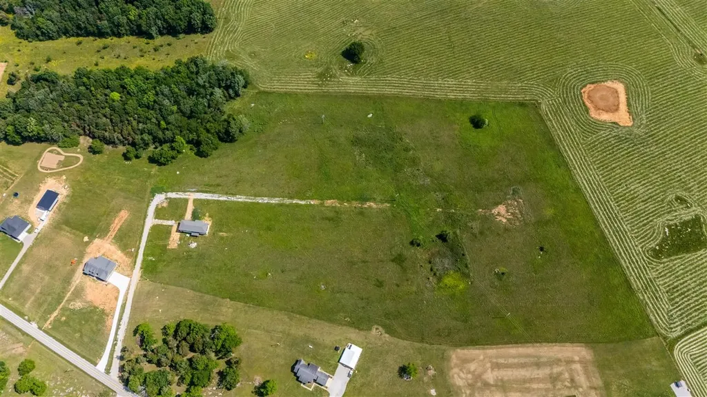 Lot 8-3 Honduras Court Auburn KY 42206