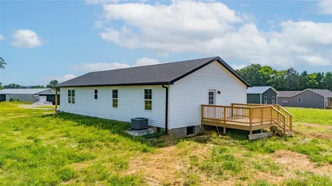 8810 Richardsville Road Bowling Green KY 42101