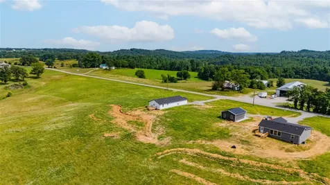 8810 Richardsville Road Bowling Green KY 42101