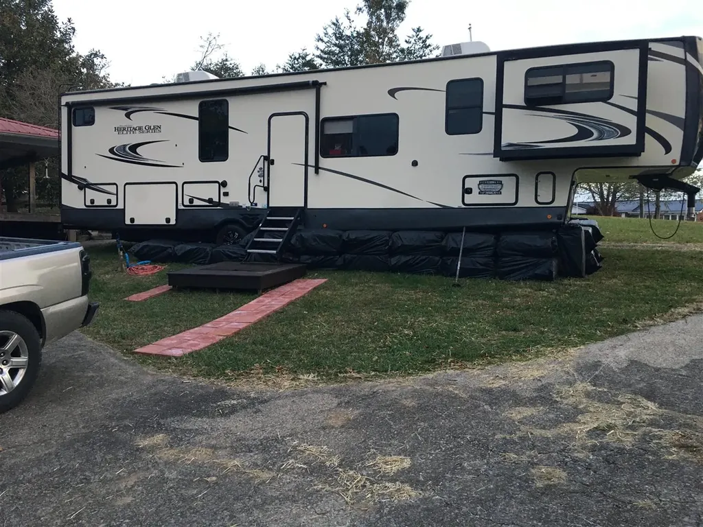 5150 Nolin Dam Road Mammoth Cave KY 42259