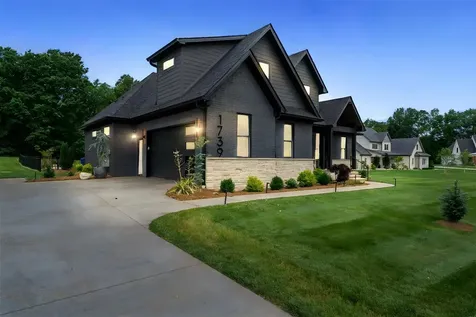 1739 Leyben Court Bowling Green KY 42103