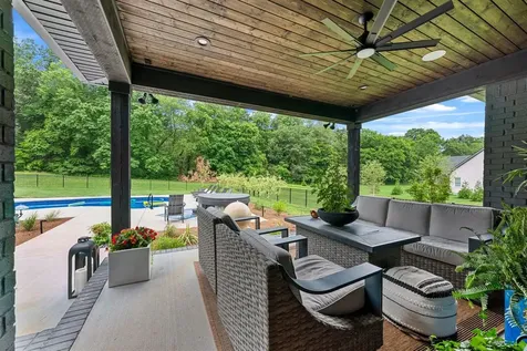 1739 Leyben Court Bowling Green KY 42103