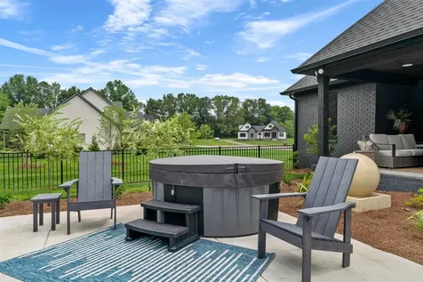 1739 Leyben Court Bowling Green KY 42103