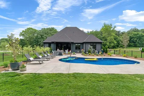 1739 Leyben Court Bowling Green KY 42103