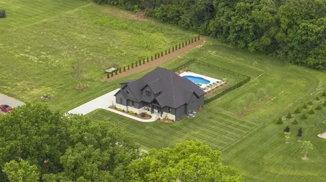 1739 Leyben Court Bowling Green KY 42103