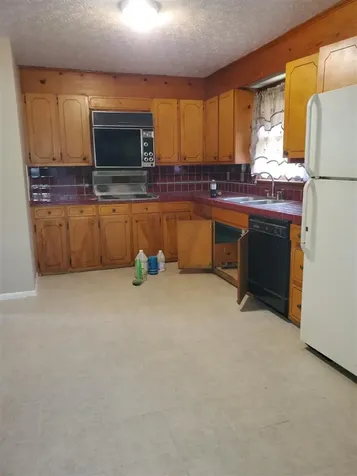 1718 Erin Way Bowling Green KY 42104