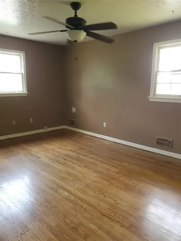 1718 Erin Way Bowling Green KY 42104