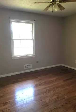 1718 Erin Way Bowling Green KY 42104