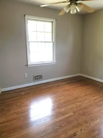 1718 Erin Way Bowling Green KY 42104