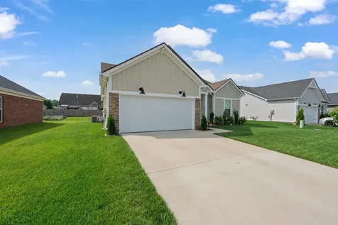 2824 Brahman Circle Bowling Green KY 42104