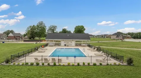 2824 Brahman Circle Bowling Green KY 42104