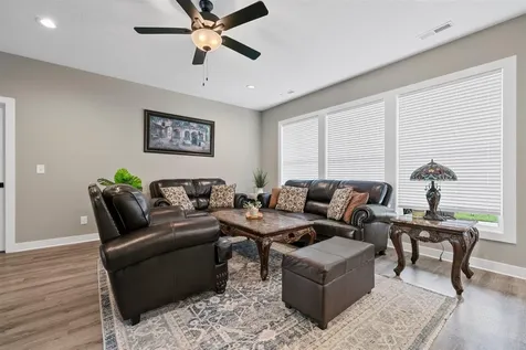 2824 Brahman Circle Bowling Green KY 42104