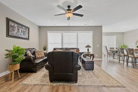 2824 Brahman Circle Bowling Green KY 42104