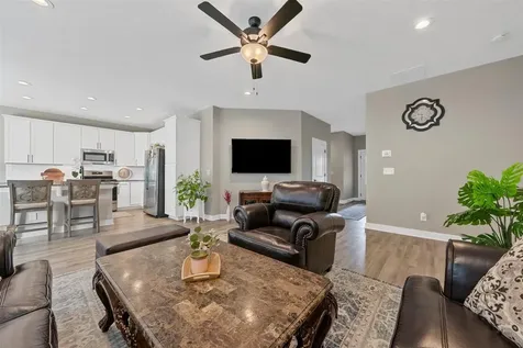 2824 Brahman Circle Bowling Green KY 42104