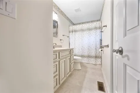 3009 Sir Willoughby Court Bowling Green KY 42104