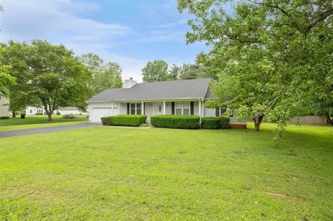 3009 Sir Willoughby Court Bowling Green KY 42104