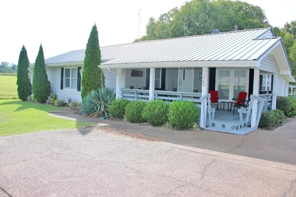 1700 Spencer Road Scottsville KY 42164